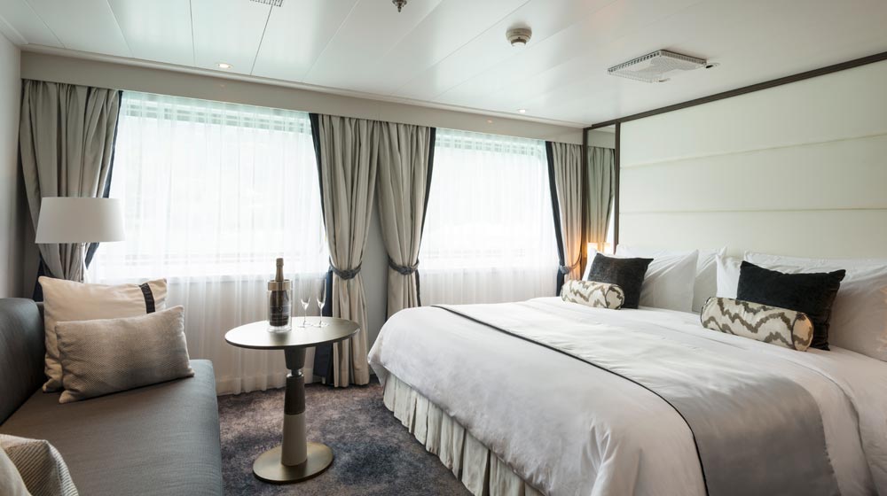 Crystal Esprit | Suite 211 Bedroom