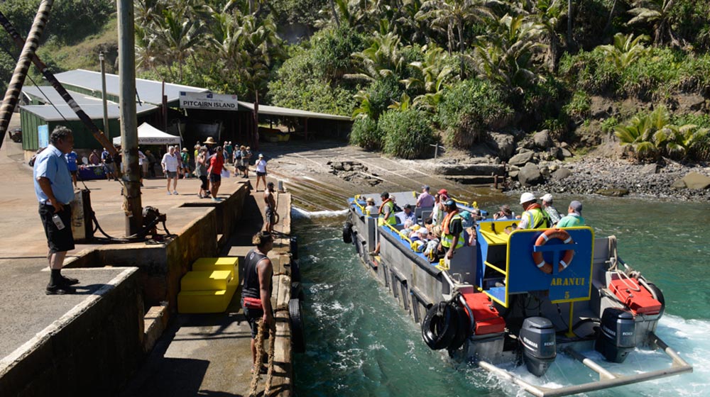 Aranui guests arrive at Pitcairn Island | Image credit : Danee Hazama