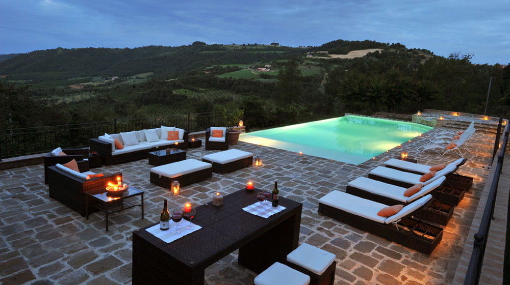 Villa Bellissima infinity pool