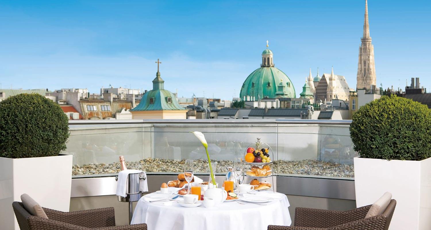 Balcony Deluxe Suite at Steigenberger Hotel